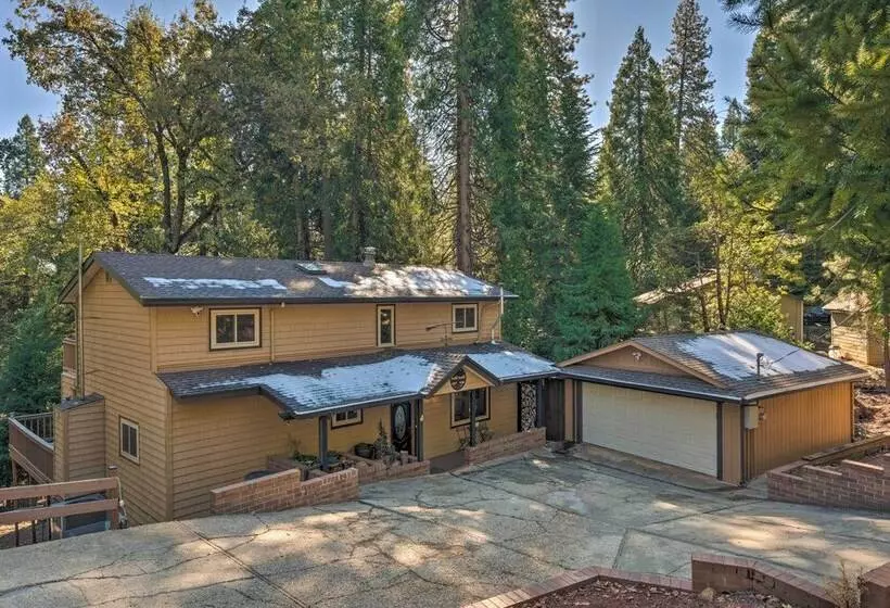 Near Hiking Trails: Cabin W/ Deck In Pioneer!