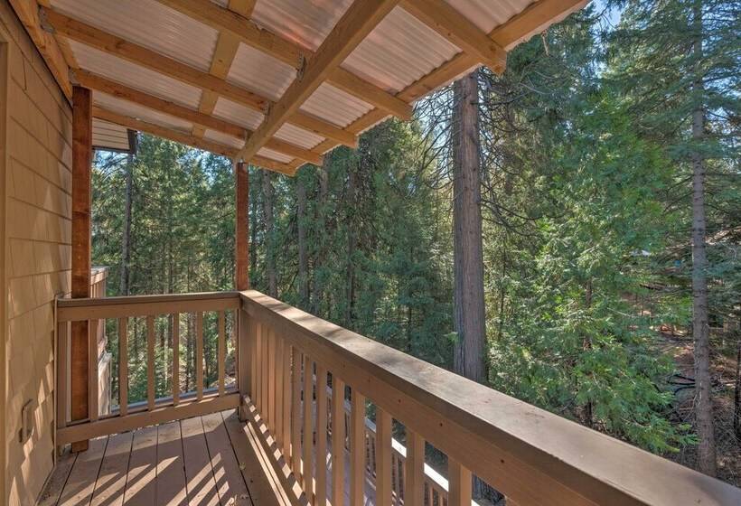 Near Hiking Trails: Cabin W/ Deck In Pioneer!
