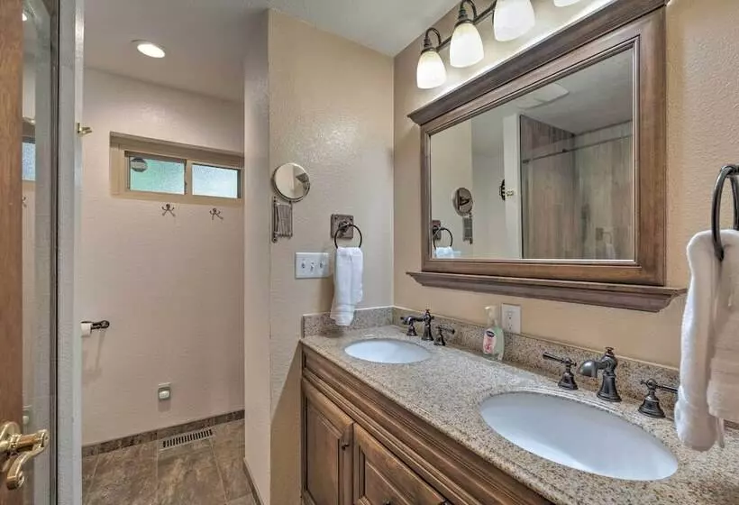 Near Hiking Trails: Cabin W/ Deck In Pioneer!