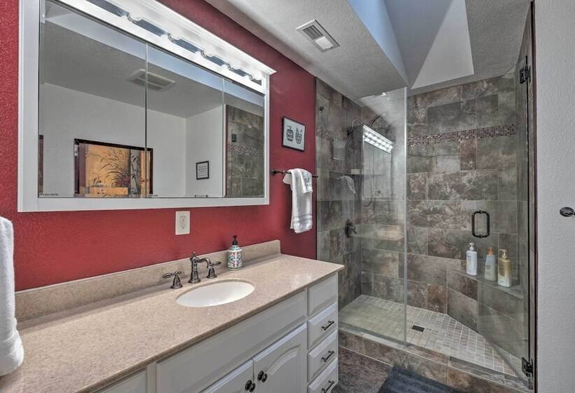 Near Hiking Trails: Cabin W/ Deck In Pioneer!