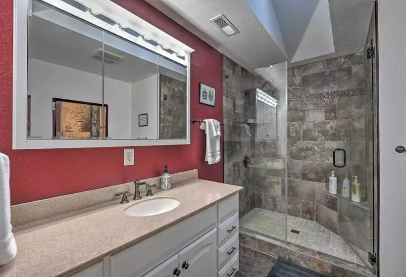 Near Hiking Trails: Cabin W/ Deck In Pioneer!