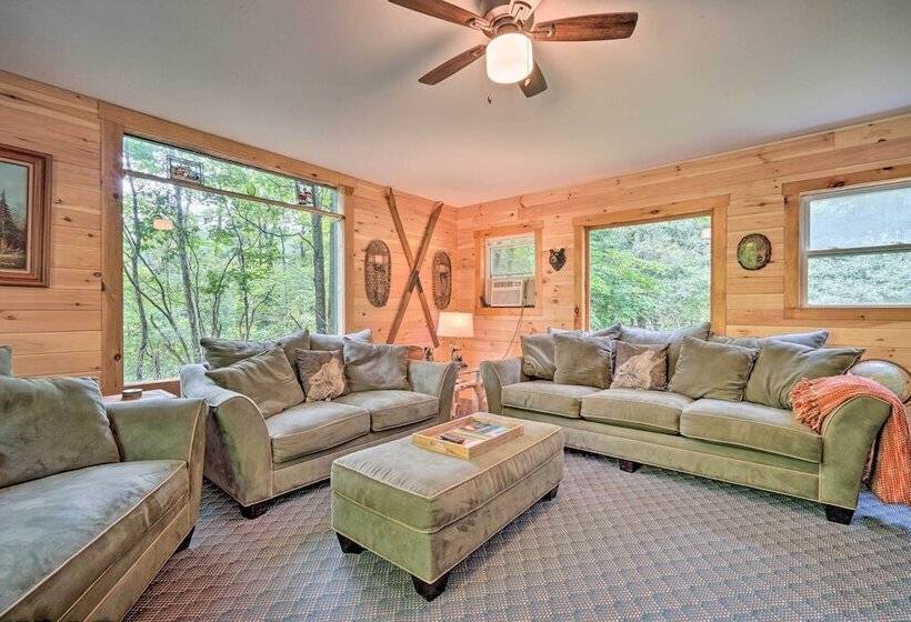 Spacious Mtn Cabin On 7 Private Acres In Athol!