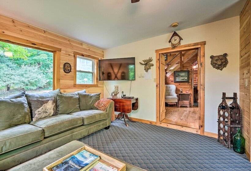 Spacious Mtn Cabin On 7 Private Acres In Athol!