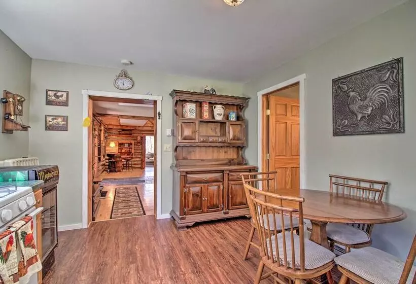 Spacious Mtn Cabin On 7 Private Acres In Athol!