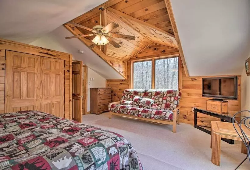 Spacious Mtn Cabin On 7 Private Acres In Athol!