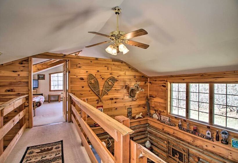 Spacious Mtn Cabin On 7 Private Acres In Athol!