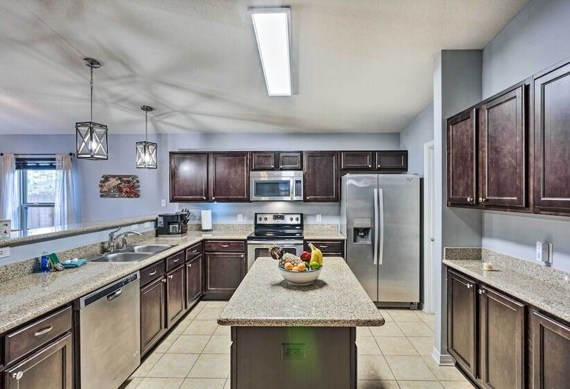 Spacious Navarre Retreat W/ Fenced In Yard!