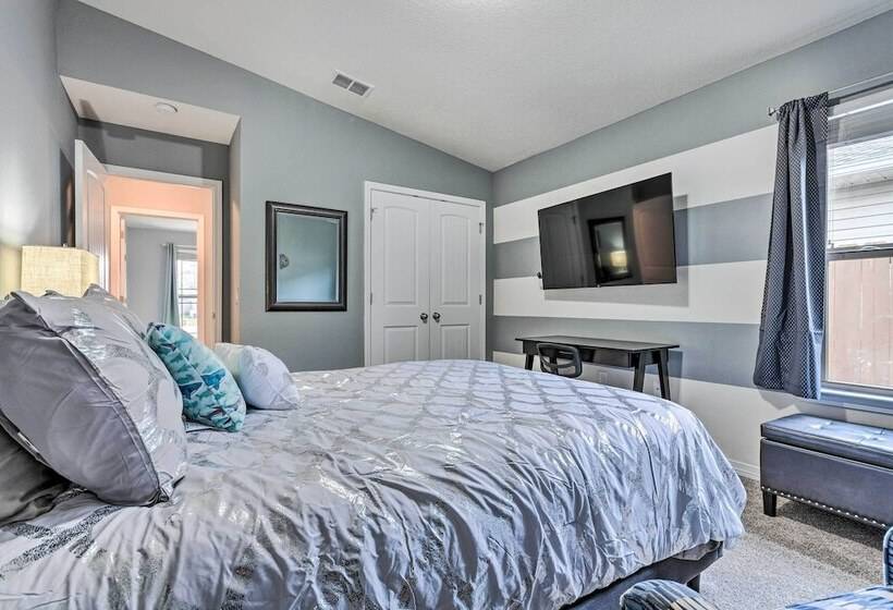 Spacious Navarre Retreat W/ Fenced In Yard!