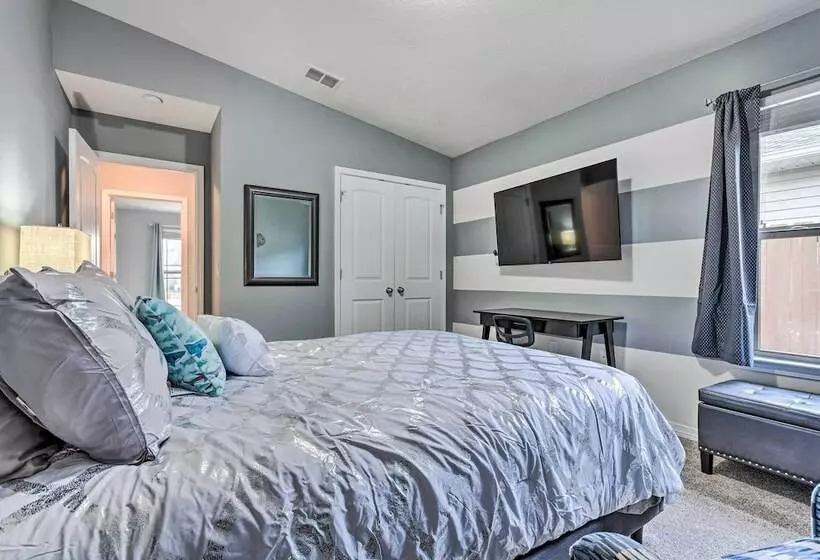 Spacious Navarre Retreat W/ Fenced In Yard!