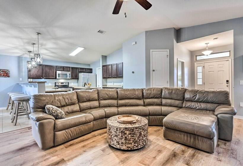 Spacious Navarre Retreat W/ Fenced In Yard!