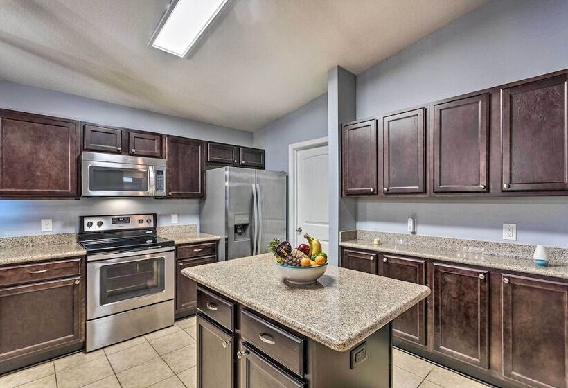 Spacious Navarre Retreat W/ Fenced In Yard!