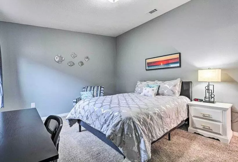 Spacious Navarre Retreat W/ Fenced In Yard!