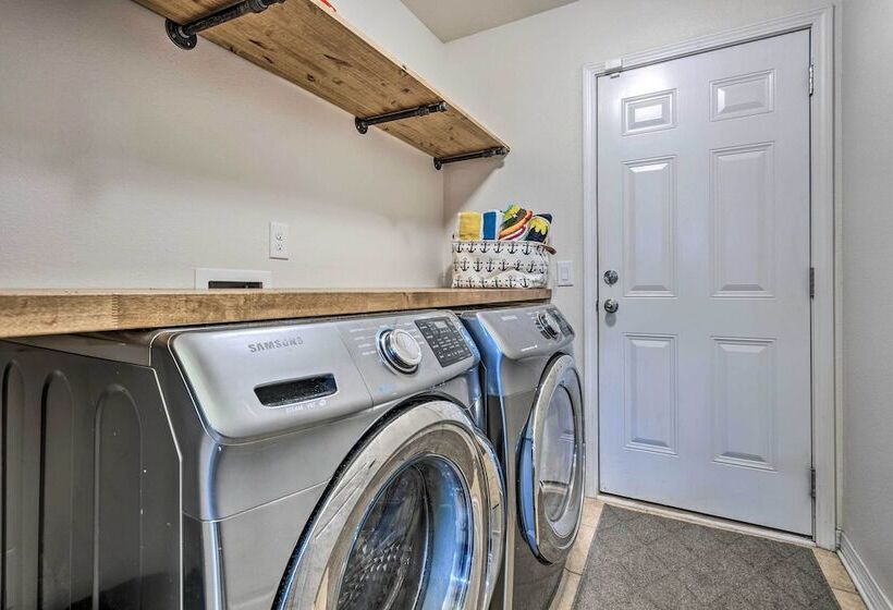 Spacious Navarre Retreat W/ Fenced In Yard!