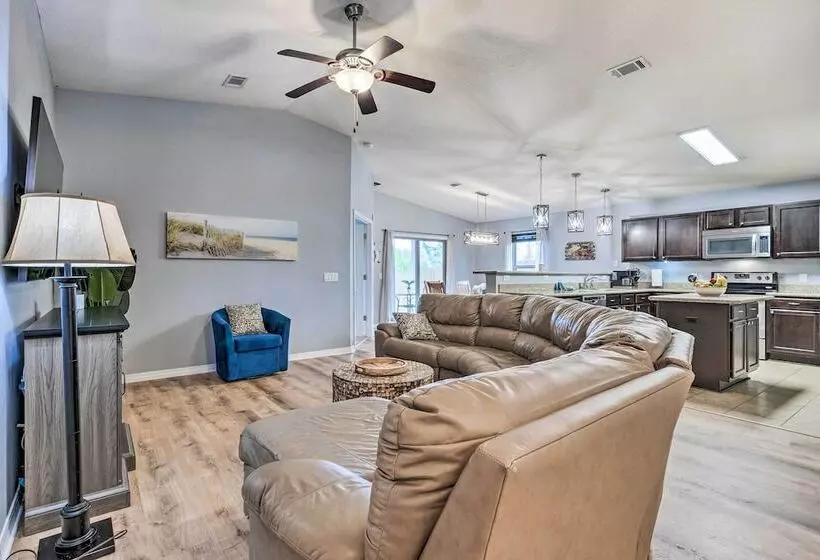 Spacious Navarre Retreat W/ Fenced In Yard!