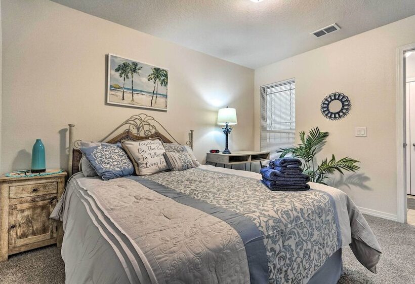 Spacious Navarre Retreat W/ Fenced In Yard!