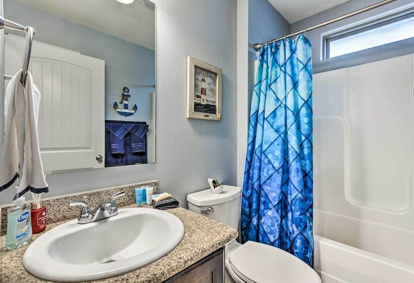 Spacious Navarre Retreat W/ Fenced In Yard!