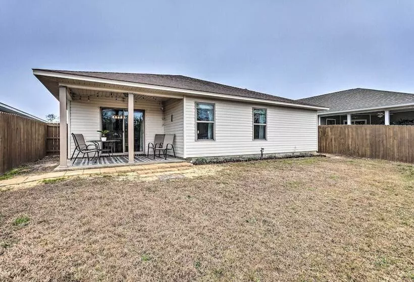 Spacious Navarre Retreat W/ Fenced In Yard!