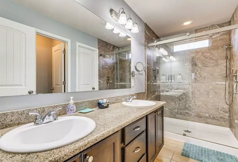 Spacious Navarre Retreat W/ Fenced In Yard!