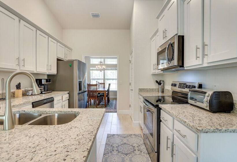 Spacious North Port Home 10 Mi To Beach!