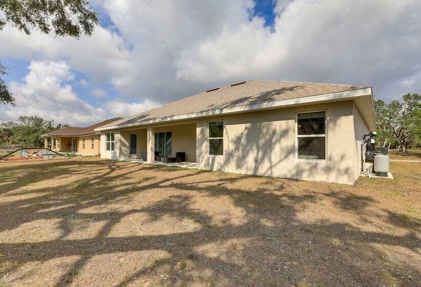 Spacious North Port Home 10 Mi To Beach!