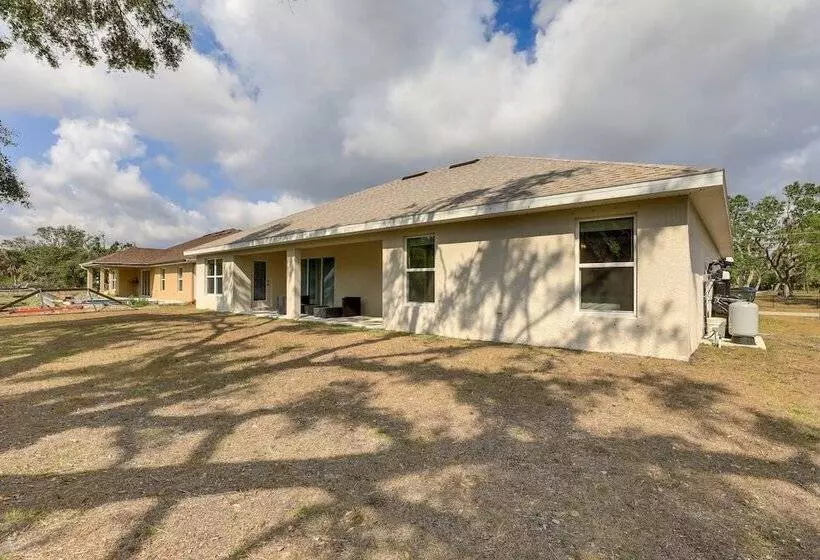 Spacious North Port Home 10 Mi To Beach!