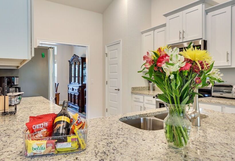 Spacious North Port Home 10 Mi To Beach!