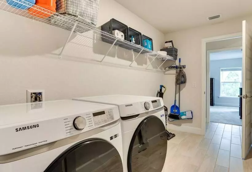 Spacious North Port Home 10 Mi To Beach!