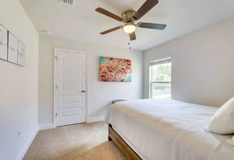 Spacious North Port Home 10 Mi To Beach!