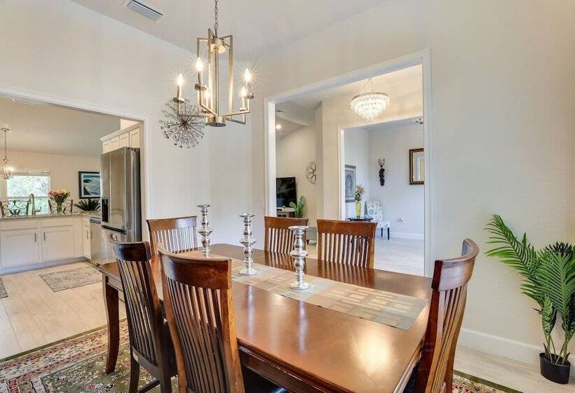 Spacious North Port Home 10 Mi To Beach!