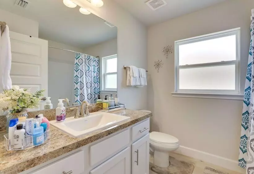 Spacious North Port Home 10 Mi To Beach!