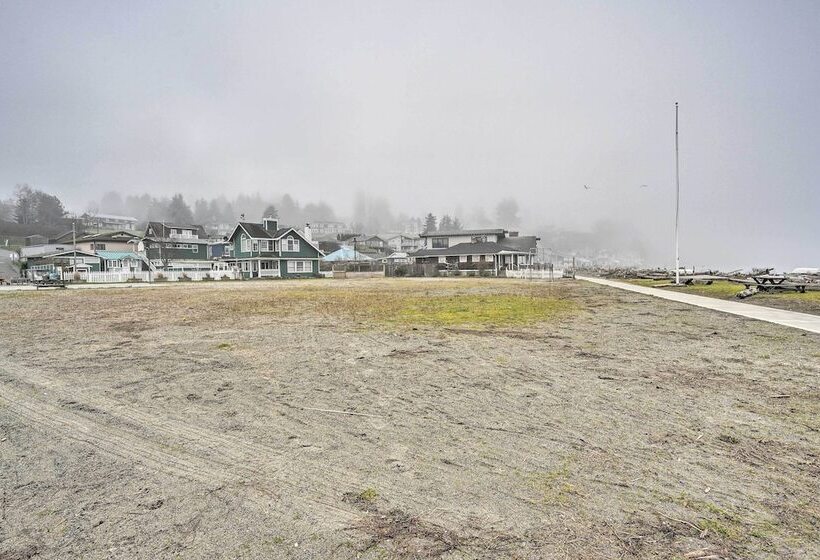 Sun Soaked Sandy Point Haven W/ Beach Access!