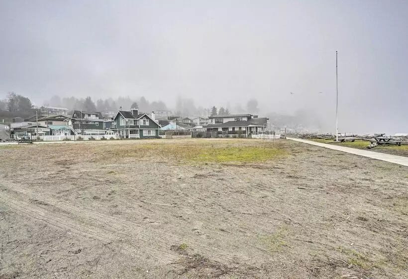 Sun Soaked Sandy Point Haven W/ Beach Access!