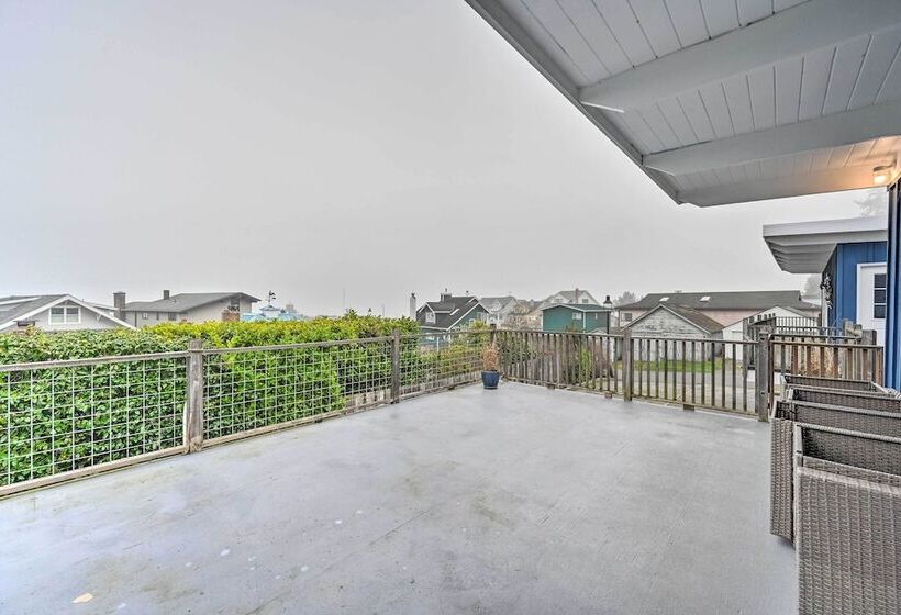 Sun Soaked Sandy Point Haven W/ Beach Access!