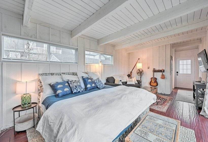 Sun Soaked Sandy Point Haven W/ Beach Access!