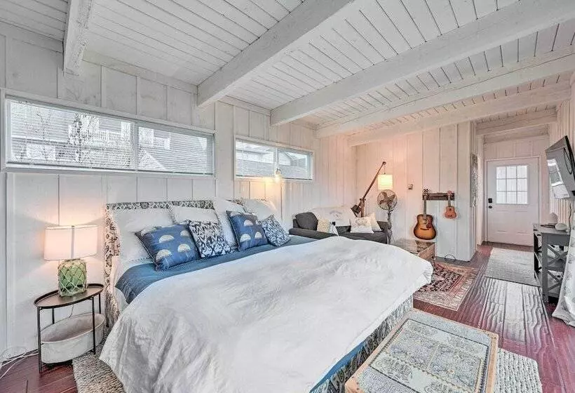 Sun Soaked Sandy Point Haven W/ Beach Access!