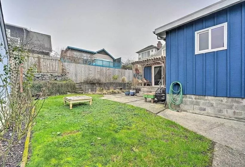 Sun Soaked Sandy Point Haven W/ Beach Access!