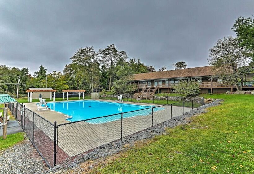 Tobyhanna Family Escape W/ Community Perks!