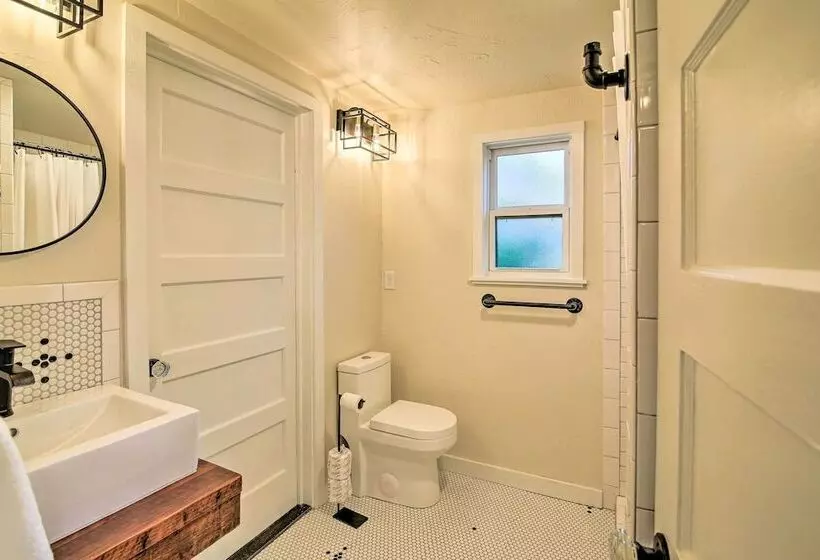 Updated Boerne Cottage: Sip, Explore & Relax!