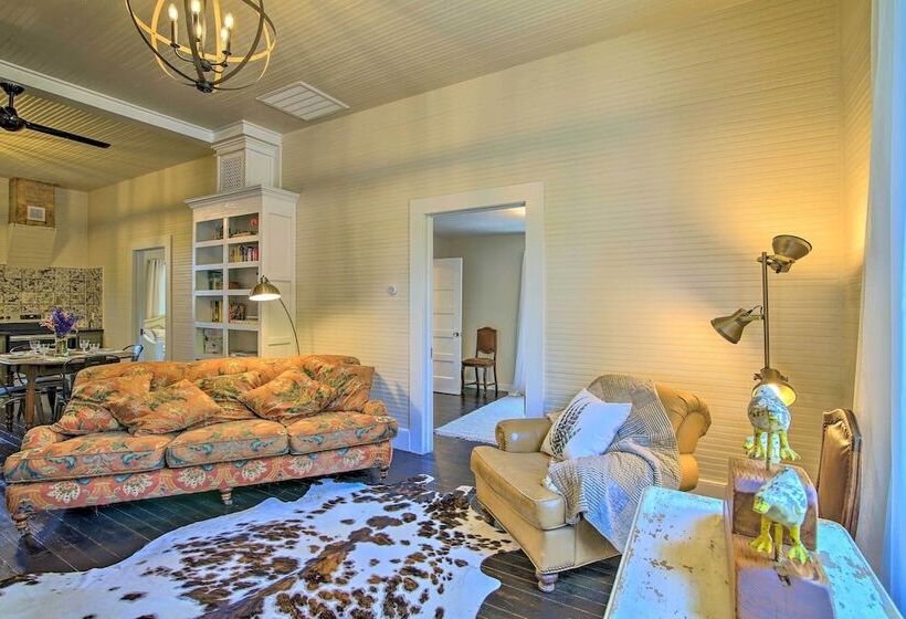 Updated Boerne Cottage: Sip, Explore & Relax!
