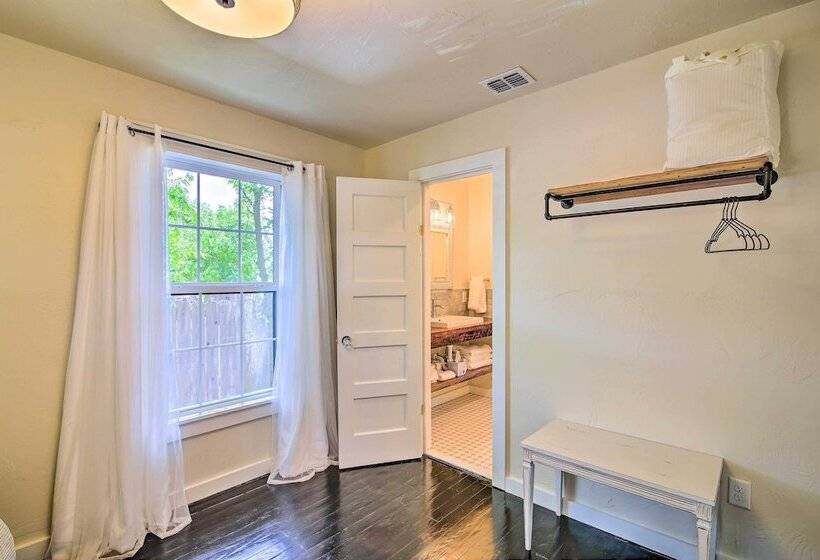 Updated Boerne Cottage: Sip, Explore & Relax!