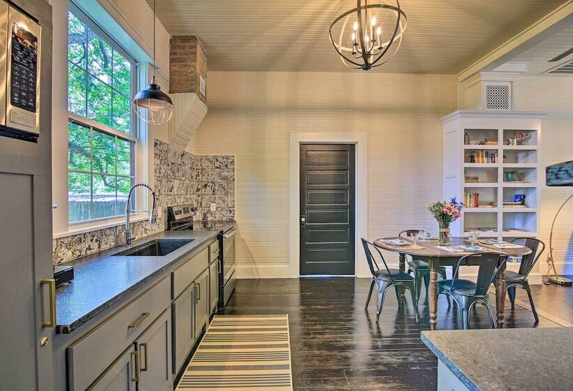 Updated Boerne Cottage: Sip, Explore & Relax!