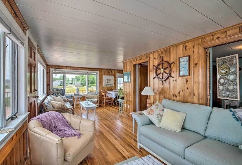 Waterfront Cape Cod Cottage W/ Deck & Beach Access