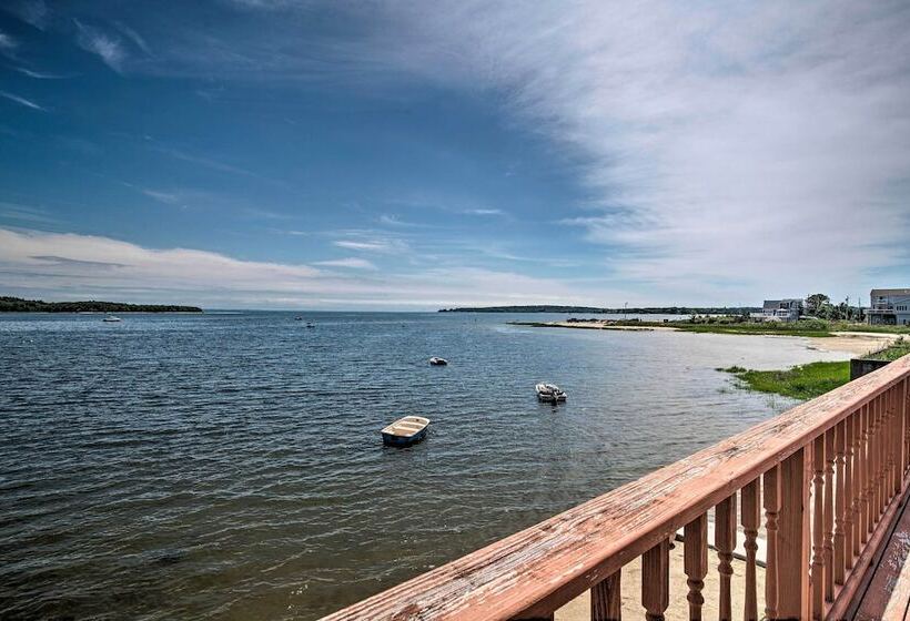 Waterfront Cape Cod Cottage W/ Deck & Beach Access