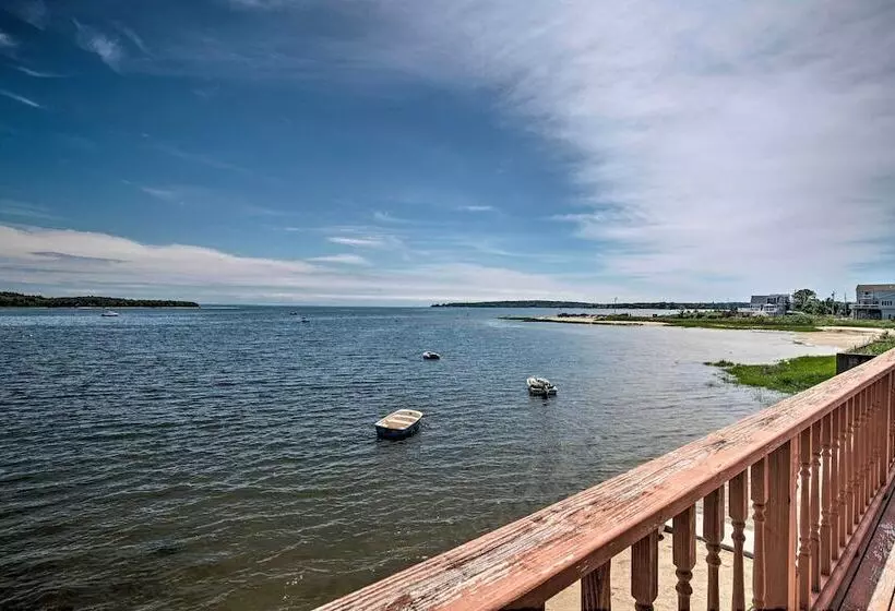 Waterfront Cape Cod Cottage W/ Deck & Beach Access