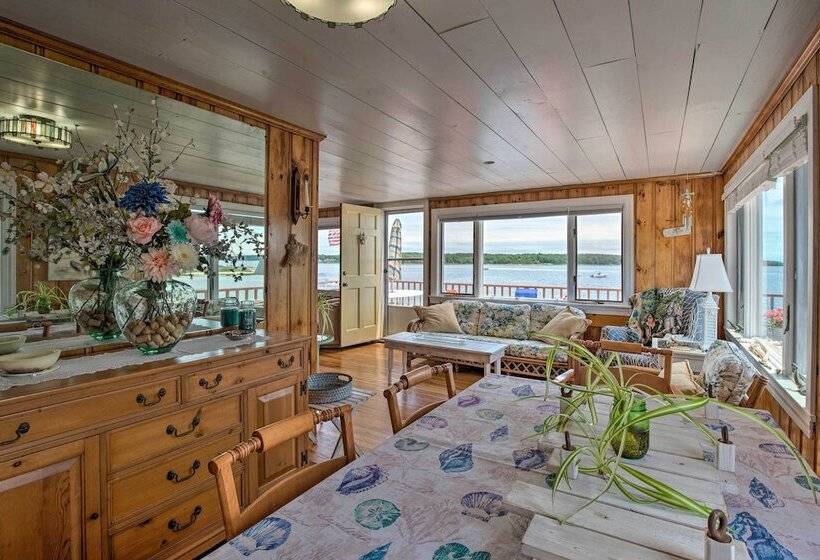 Waterfront Cape Cod Cottage W/ Deck & Beach Access