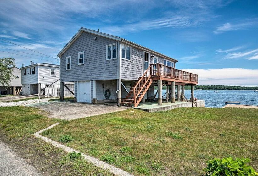 Waterfront Cape Cod Cottage W/ Deck & Beach Access