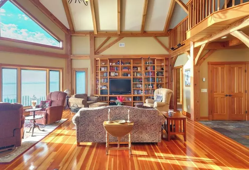 Waterfront Lake Champlain Home W/ Hot Tub & Sauna!