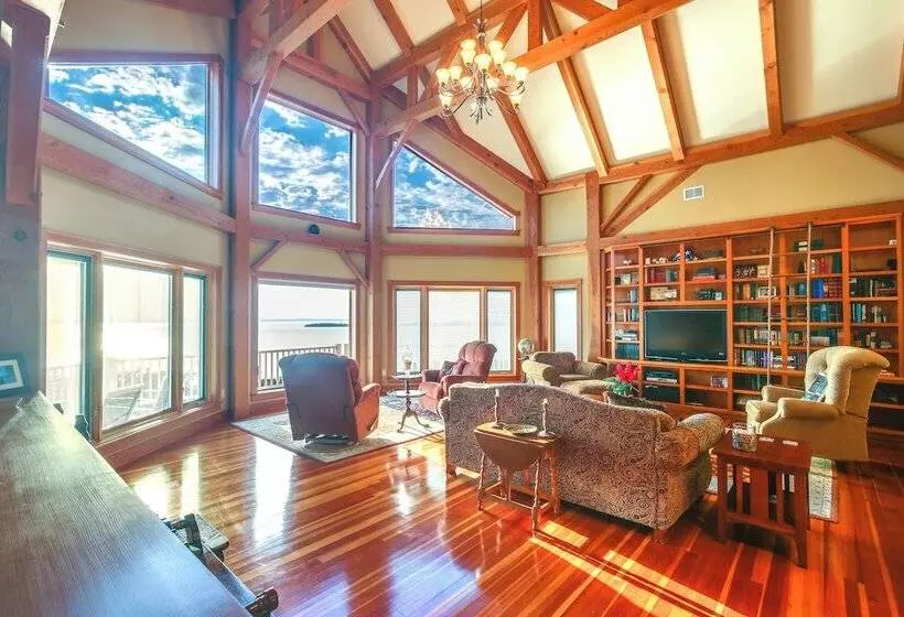 Waterfront Lake Champlain Home W/ Hot Tub & Sauna!