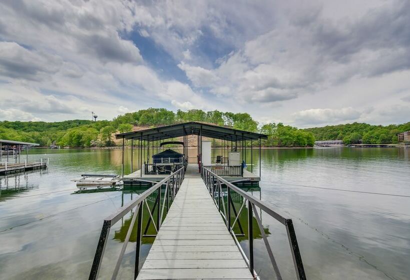 Private Dock: Waterfront Gem On Lake Of The Ozarks