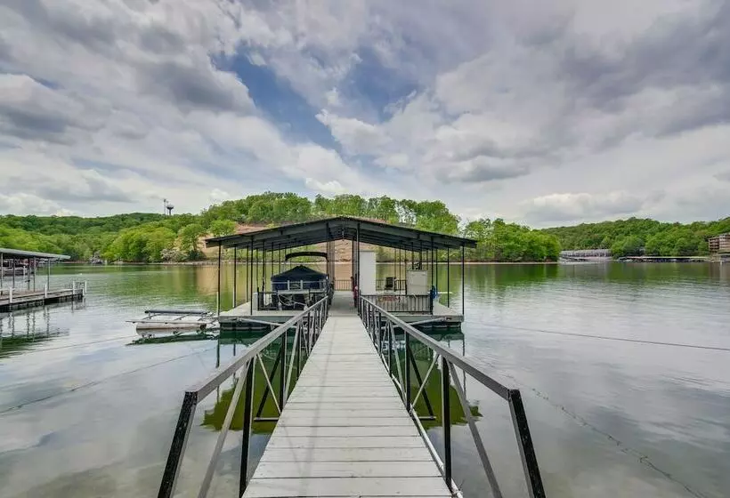 Private Dock: Waterfront Gem On Lake Of The Ozarks